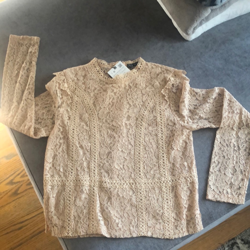 NWT Zara women’s long-sleeved lace top size: XS